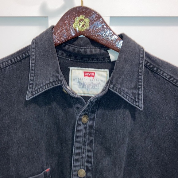 Men’s black denim shirt. Levi’s. - Picture 2 of 6